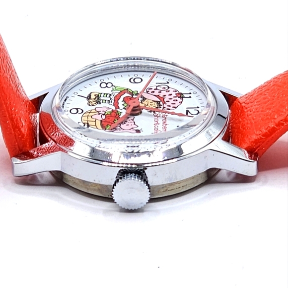 1980's Bradley Strawberry Shortcake Manually Wound Kids Wristwatch Non Running - Picture 2 of 10